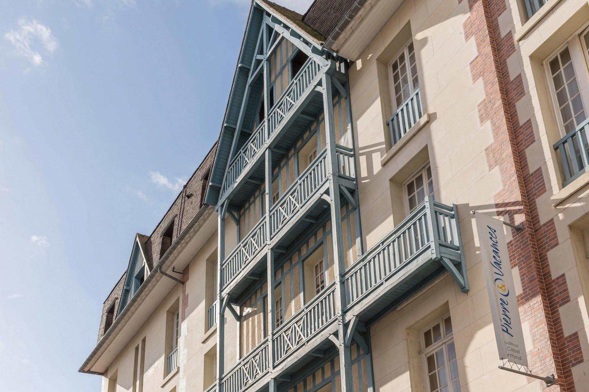 Residence Pierre & Vacances Le Castel Normand Deauville Exterior photo