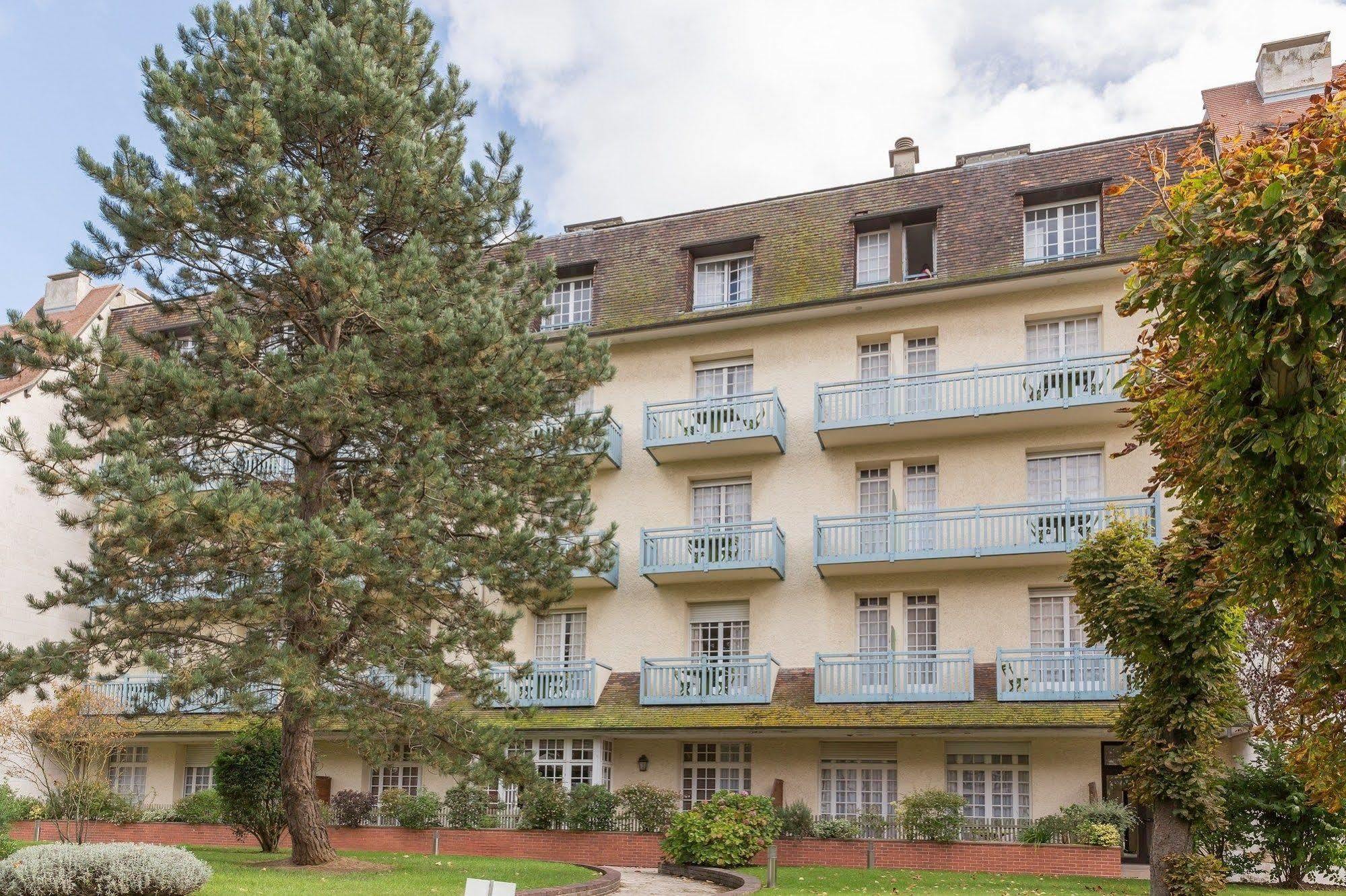 Residence Pierre & Vacances Le Castel Normand Deauville Exterior photo